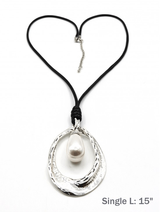 U at Home Long Necklace with Pearl Oval